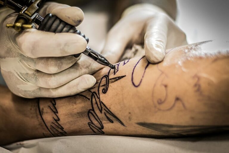 Tatuaże z grupą krwi – zdobią i ratują – wzory
